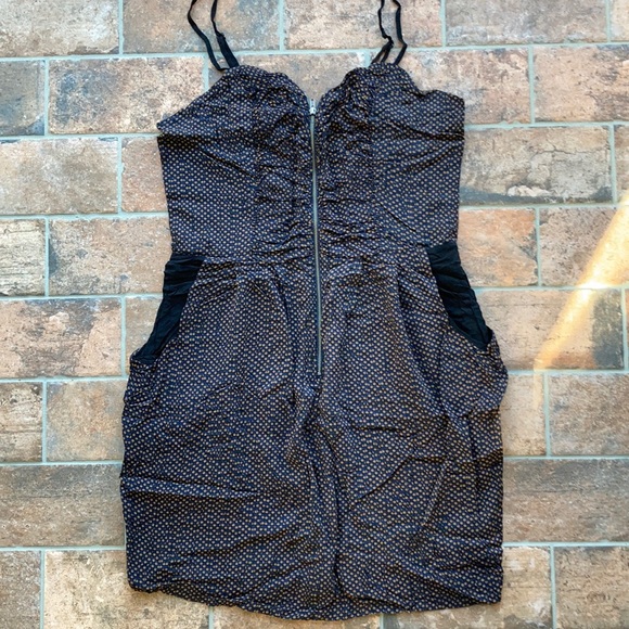 Spaghetti strap pocket dress with front zipper - Picture 8 of 8